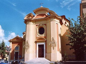 Facciata della Chiesa di S.Nicola di Bari a Colonna (Rm)